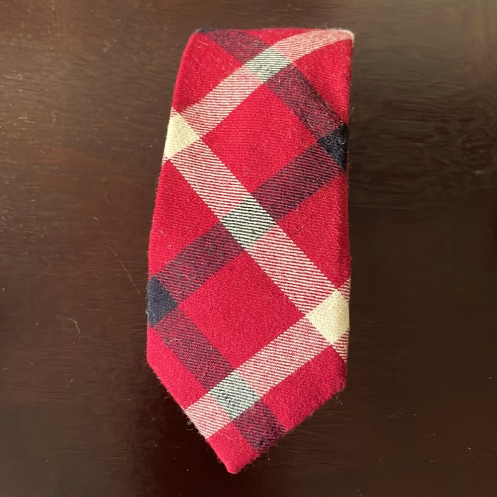 Skinny red/black and cream stripped tie with pocket square